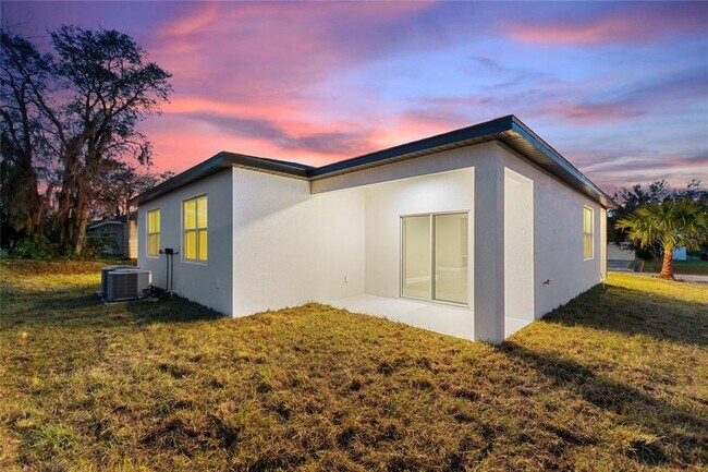 Building Photo - 740 Fraser Ct