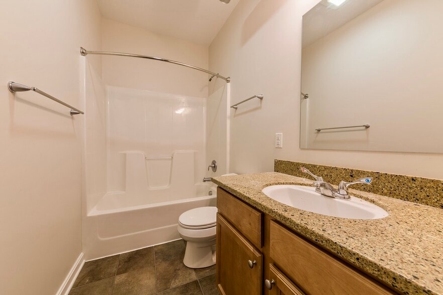 Bath 1 - 12 Cunliffe Way