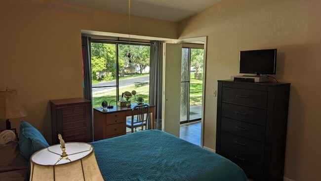 Building Photo - 100 Bay Point Dr