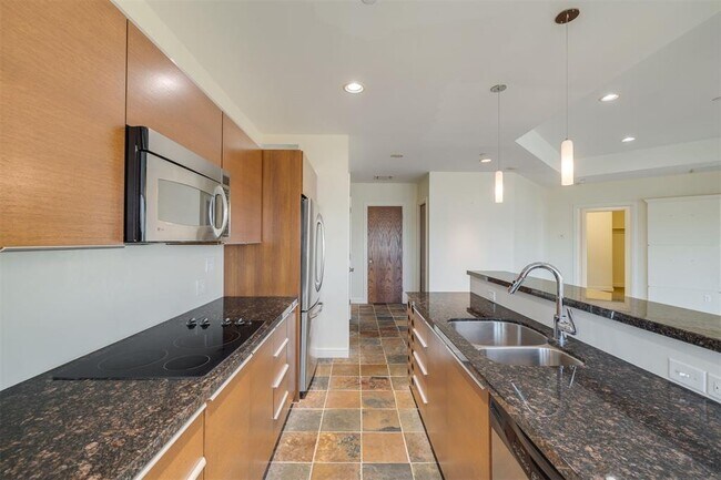 Building Photo - 5900 Mosteller Dr