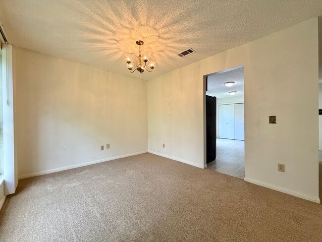 Building Photo - 2110 Warfield Way