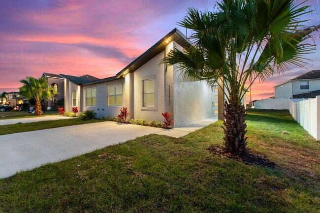 Building Photo - Deposit-Free! Modern, energy efficient hom...