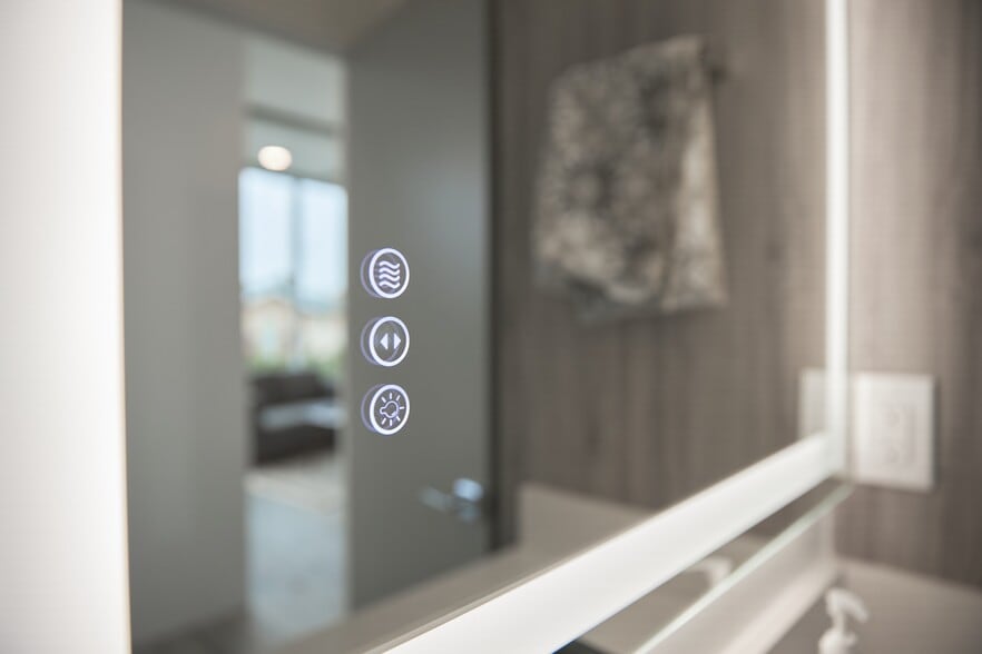 Building Photo - 2929 S La Brea Ave