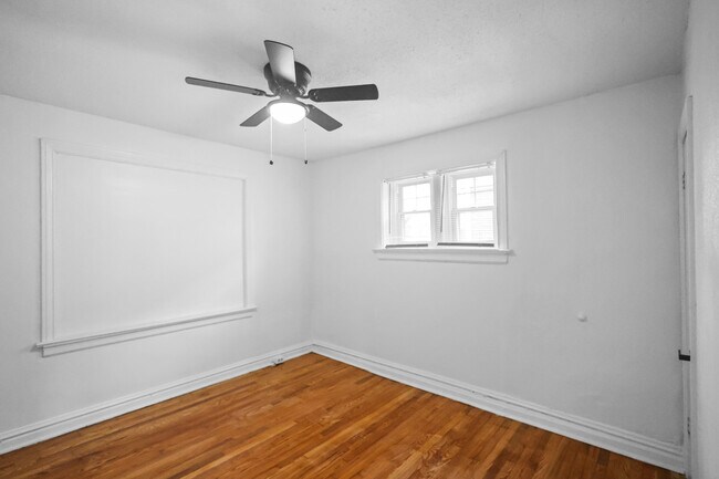 Building Photo - 6026 N Pointe Blvd