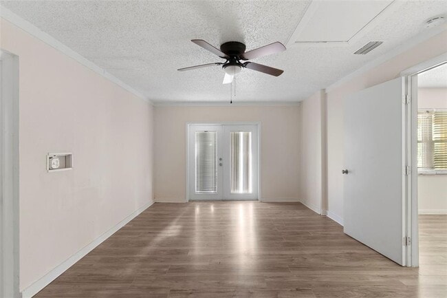 Building Photo - 20639 SW Rainbow Lakes Blvd