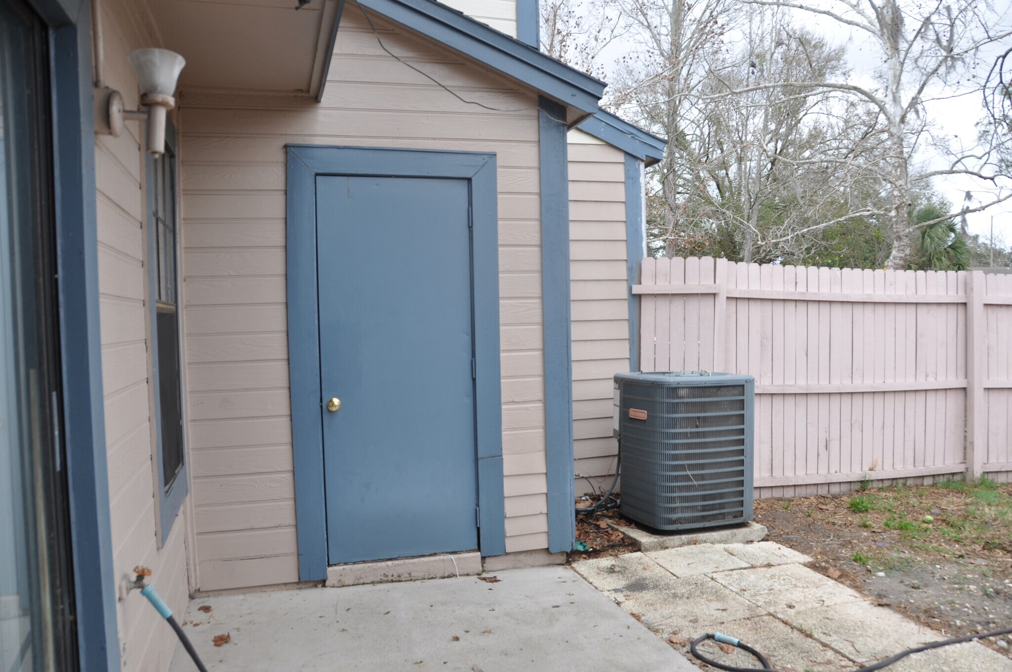 Building Photo - 2982 Embassy Ct