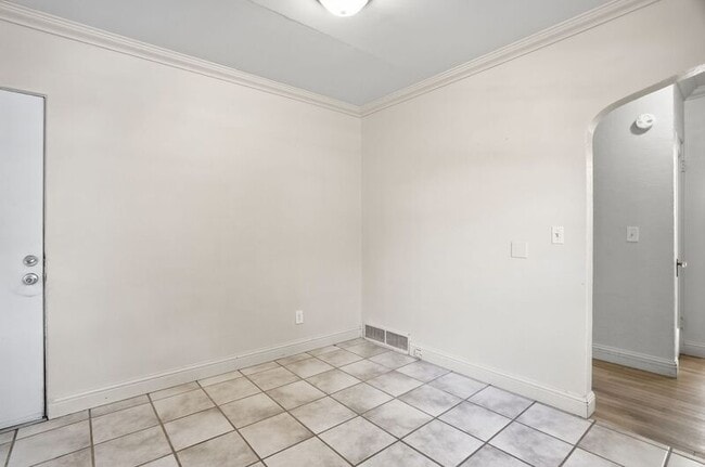 Building Photo - 1503 S SE Blvd