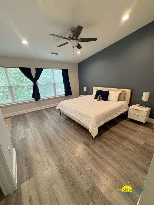 Building Photo - Beautiful 3BR/2.5BA Townhome inNiceville-Near Eglin AFB!