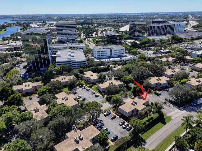 Building Photo - 1700 Embassy Dr