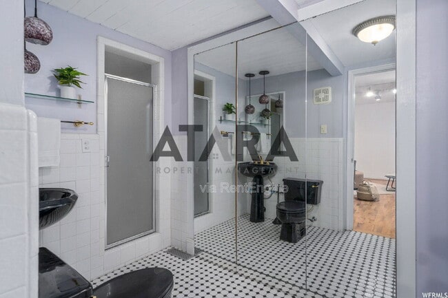 Building Photo - 1577 E Tomahawk Dr