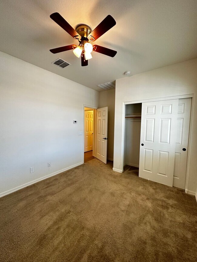 Building Photo - 4 BD + DEN IN CORTESSA IN WADDELL