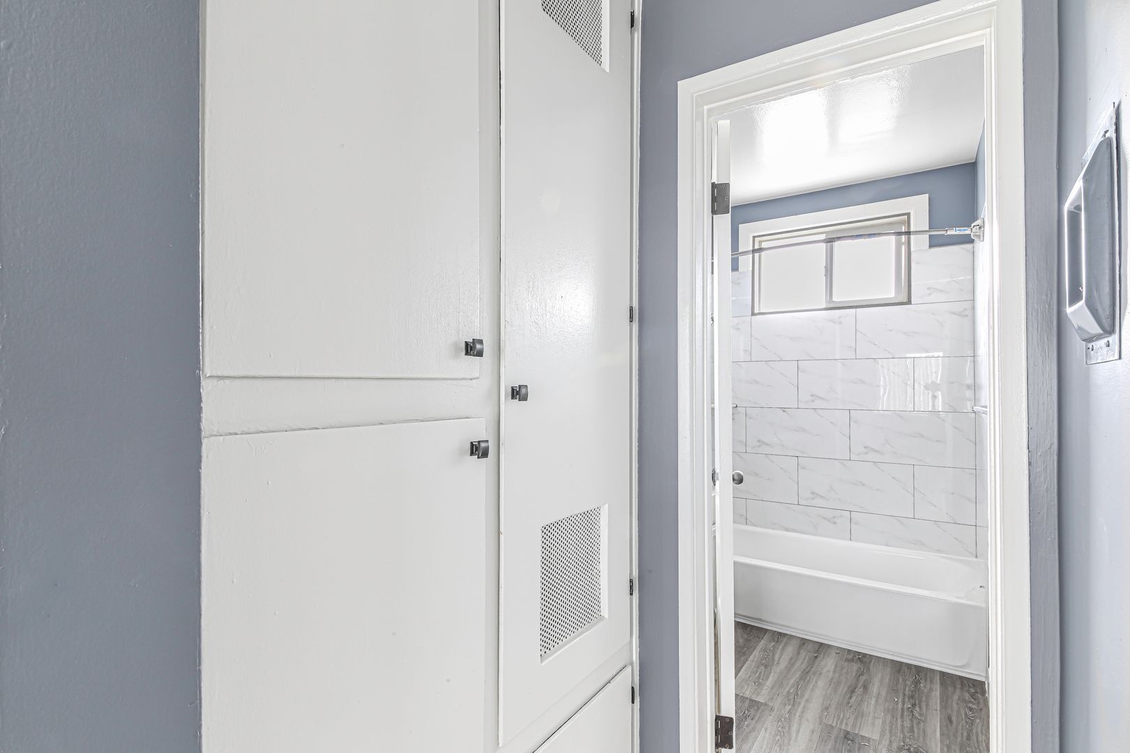 Building Photo - 210 E 29th St