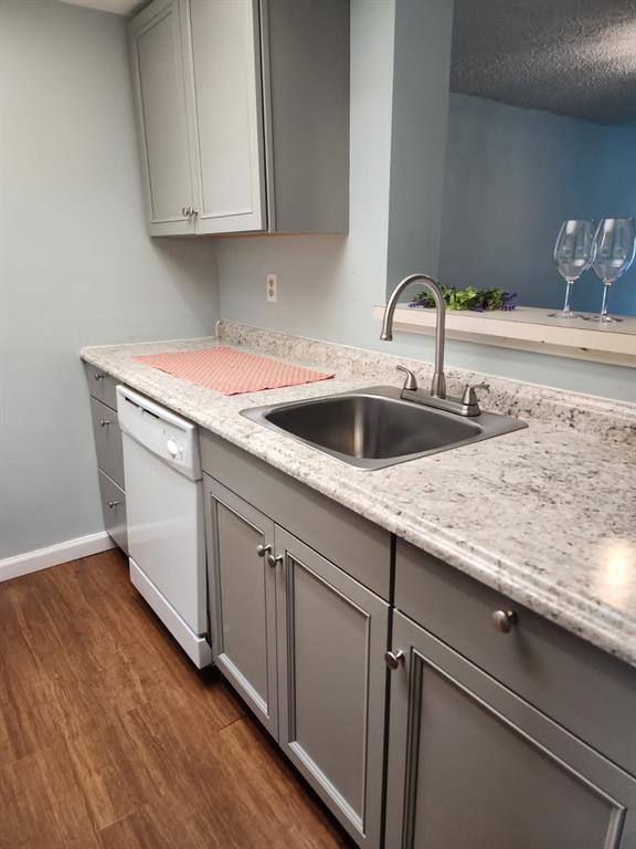 Building Photo - 6082 Peregrine Ave