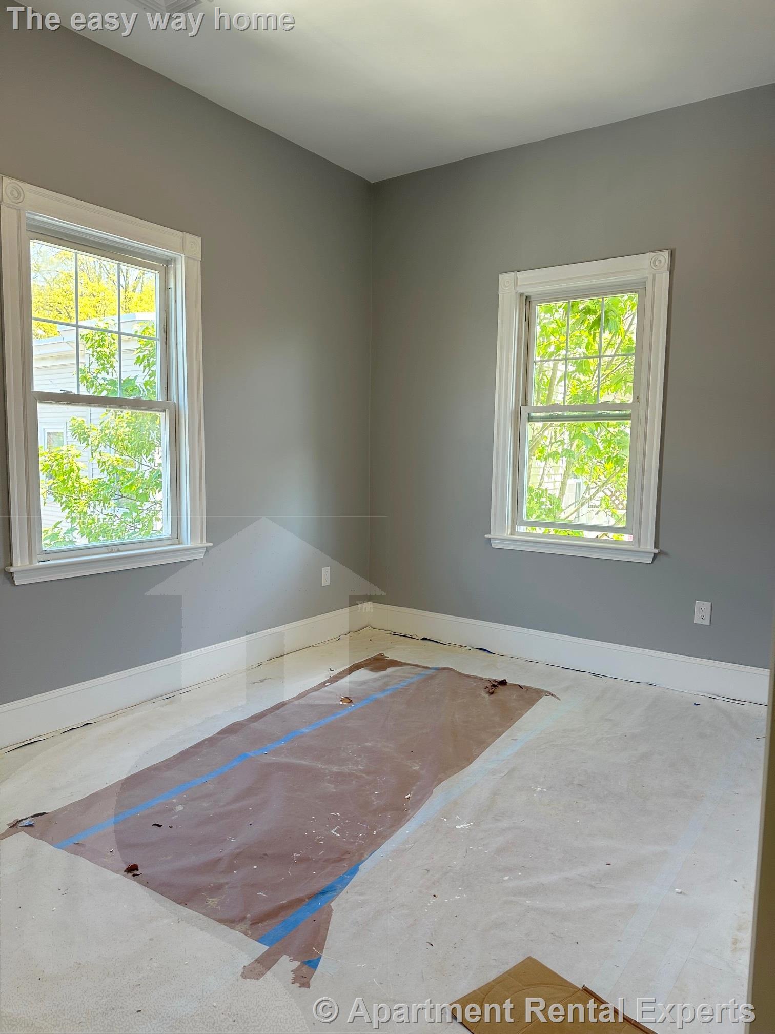 Building Photo - 32 Putnam Ave