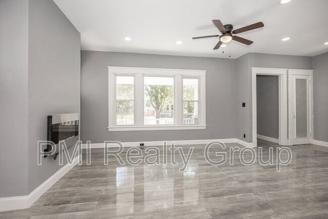 Building Photo - 12203 Castlewood Ave