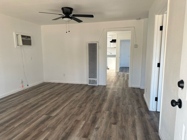 Building Photo - 132 W Deltha Ave
