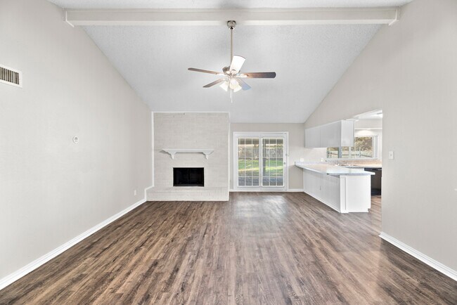 Building Photo - 6816 Westglen Dr