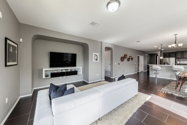 Building Photo - 12600 Lucida Ln