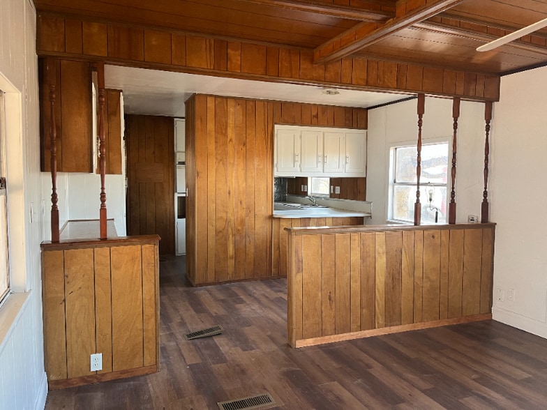 Building Photo - 5414 Cr 2526