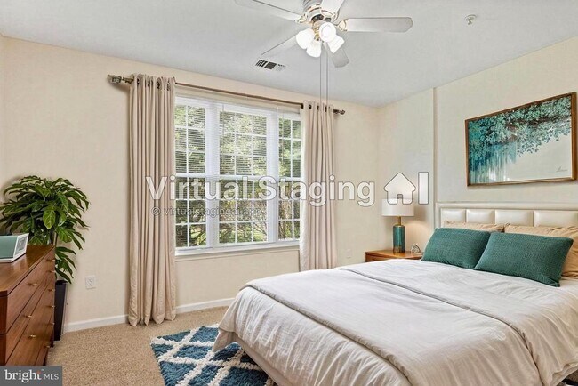 Building Photo - 12901 Alton Square