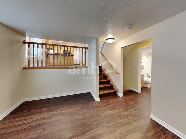 Building Photo - 771 S 900 E