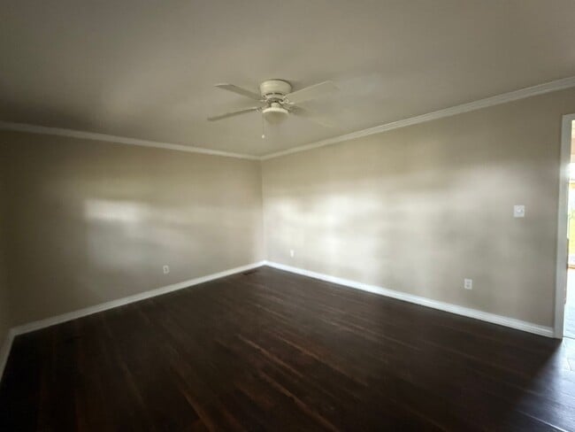 Building Photo - Charming 3-Bed / 2-Bath Home in Muscle Shoals