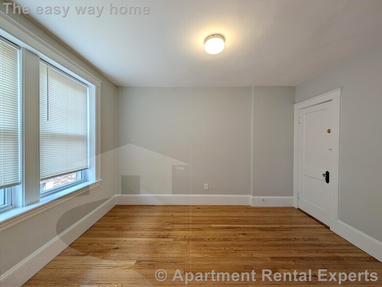Building Photo - 156-158 Summer St Unit #304