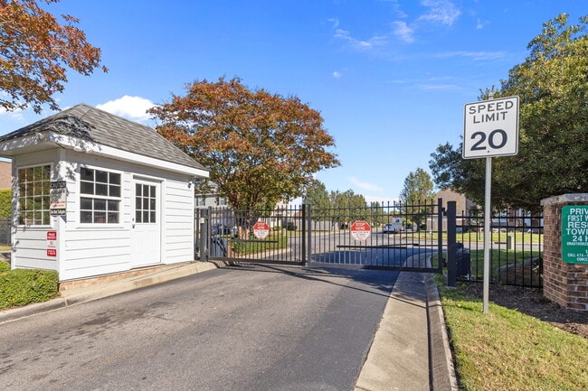 Building Photo - 155 Nautico Way