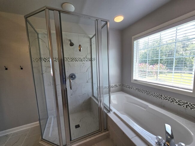 Building Photo - 3 Bed, 2.5 Bath Home in the Waterfront Community of Orchard Cove