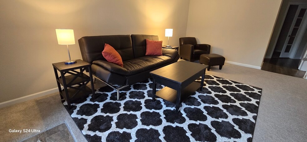 Building Photo - 14423 Hamletville St