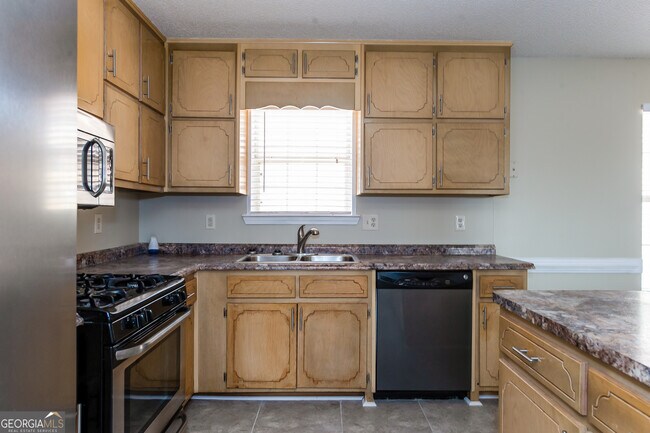 Building Photo - 205 Briarpatch Ct