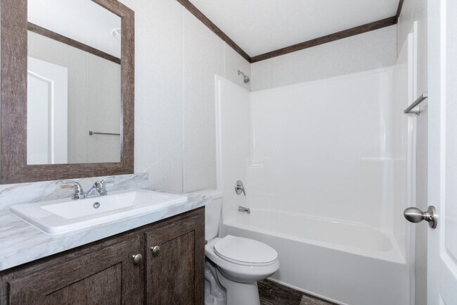 Building Photo - 317 Tulip Ln