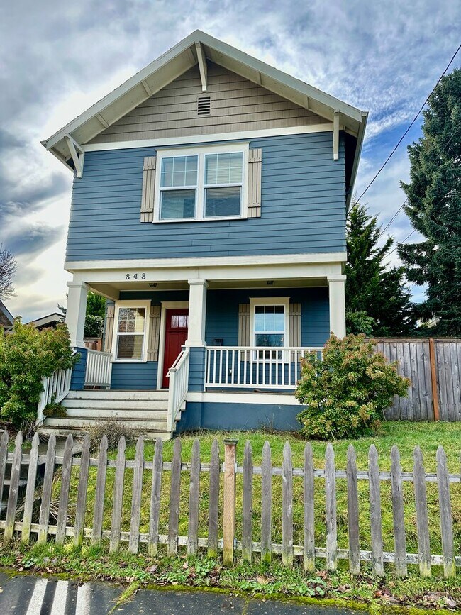 Building Photo - Remodeled Piedmont 3 Bedroom Home with Har...