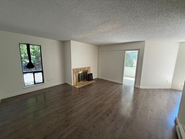 Building Photo - 13735 15th Ave NE