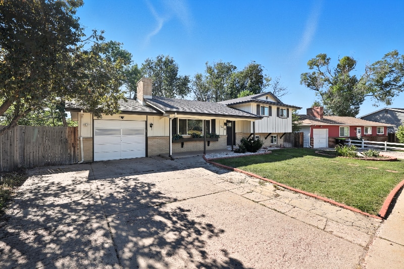 Building Photo - 930 Potter Dr