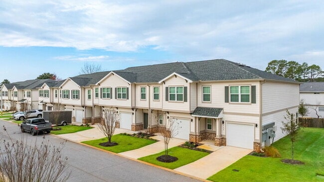 Building Photo - Affordable Luxury Townhome Rental New Construction Double Master Units Great for Roommates