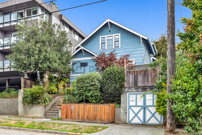 Building Photo - 2028 14th Ave W