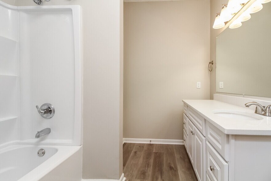 Building Photo - 2212 Oak Barrel Ln