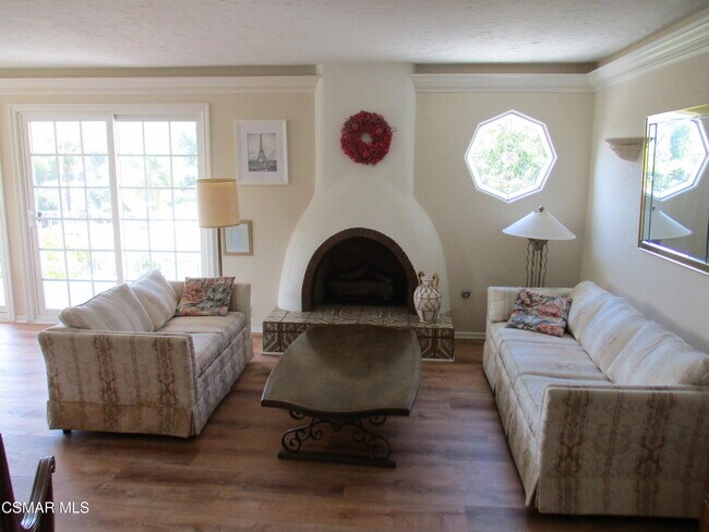 Building Photo - 5042 Llano Dr