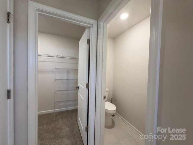 Building Photo - 403 Wescott St