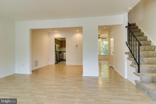 Building Photo - 9911 Whitewater Dr