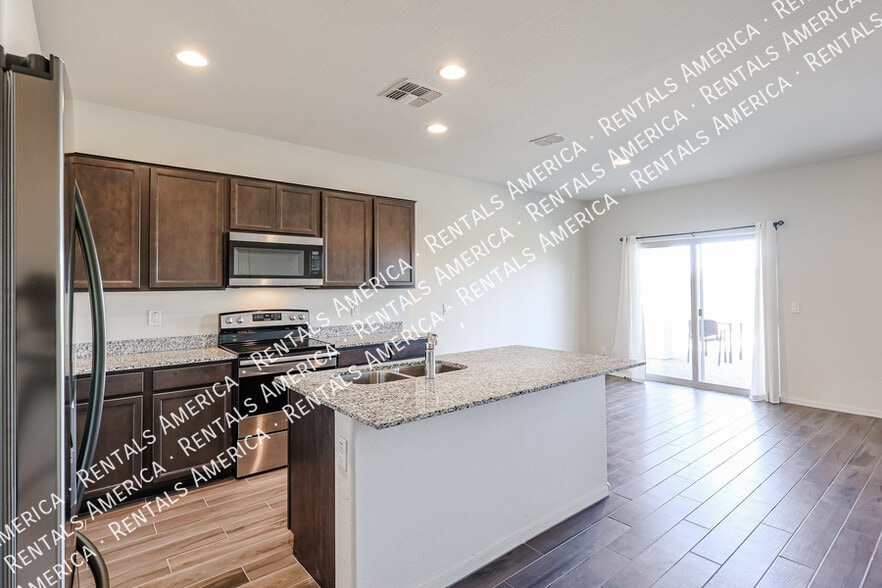 Building Photo - 25970 W Cat Balue Dr