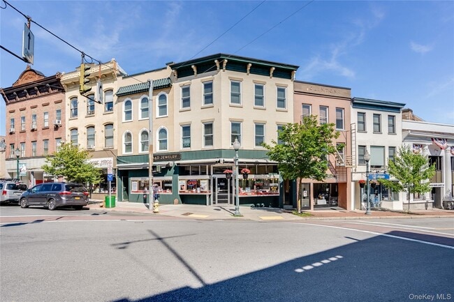 Building Photo - 16 S Division St