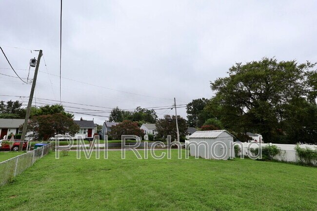 Building Photo - 1806 Powhatan St