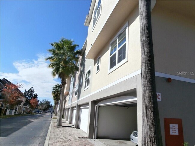 Building Photo - 6550 Time Square Ave