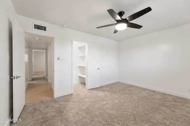 Building Photo - 8520 E Roma Ave