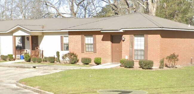 Building Photo - 9 Camellia Dr