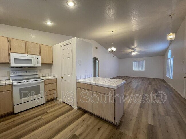 Building Photo - 4072 S Cassidy Dr