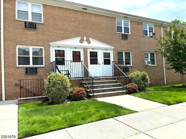 Primary Photo - 725 Joralemon St