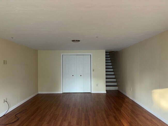 Building Photo - 95 Green Briar Rd